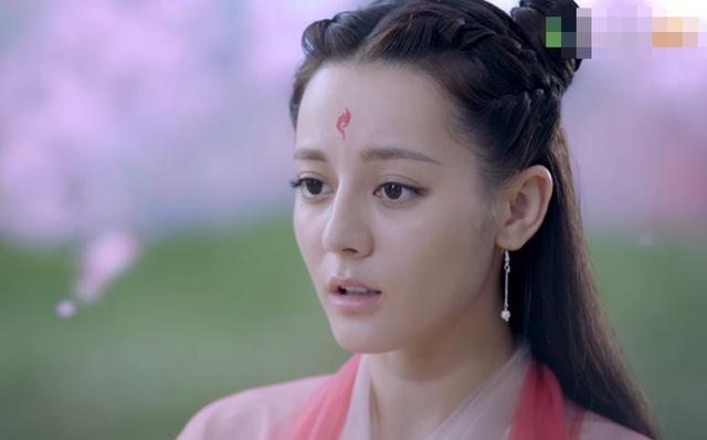 迪丽热巴|迪丽热巴最新采访状态差，半年连扑两部剧压力太大？