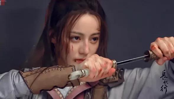 迪丽热巴|迪丽热巴最新采访状态差，半年连扑两部剧压力太大？