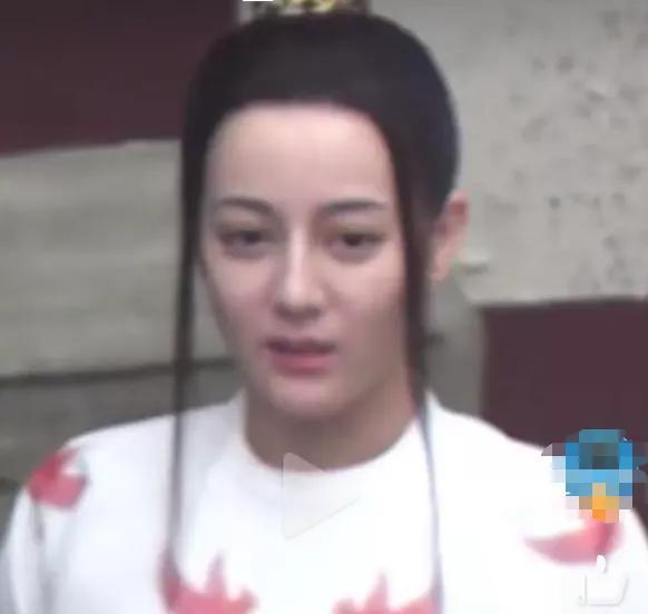 迪丽热巴|迪丽热巴最新采访状态差，半年连扑两部剧压力太大？