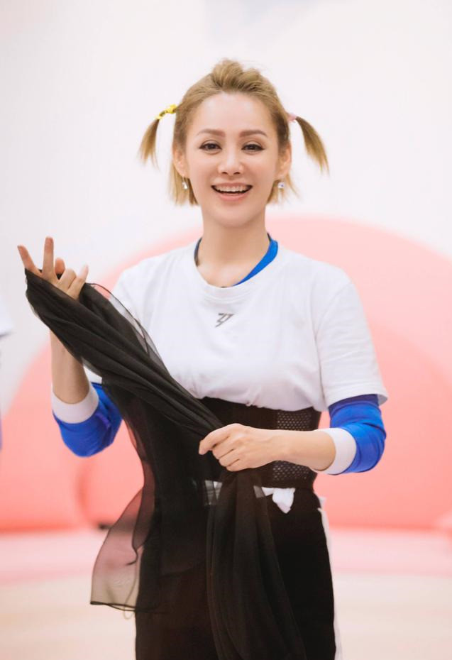 孟佳队|节目播到现在，我们不禁要问：乘风破浪的初心，姐姐们还记得吗？