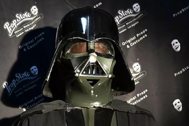 奖金|男子遮住全身领走9500万奖金：治安不好担心被人认出