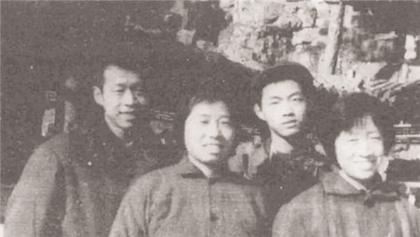 王小波|23年前王小波去世时，葬礼无一同行送行，1月后却被同行捧上神坛