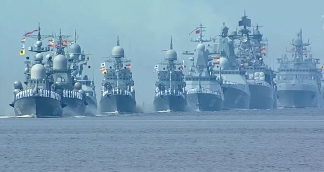 俄罗斯海军|俄罗斯海军大阅兵的非阅兵面，为什么军舰排队刷新漆