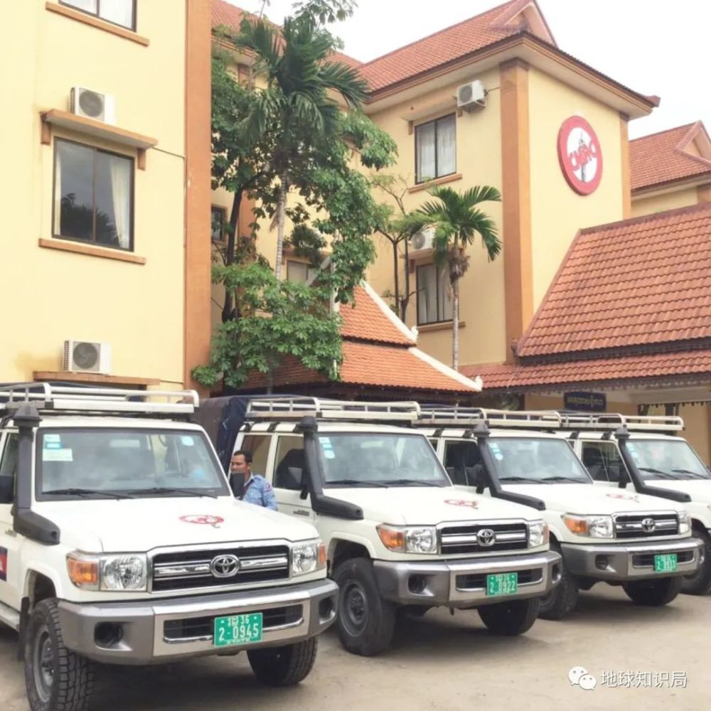 地雷|柬埔寨，一个踩在地雷上的国家