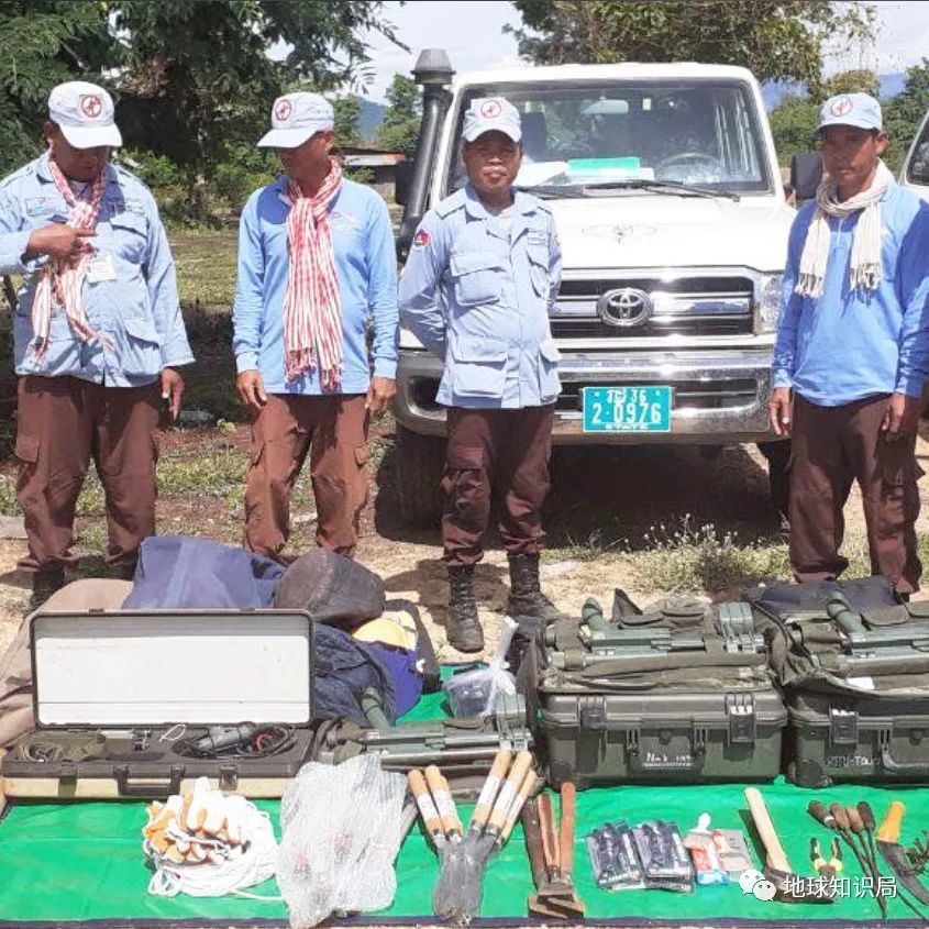 地雷|柬埔寨，一个踩在地雷上的国家