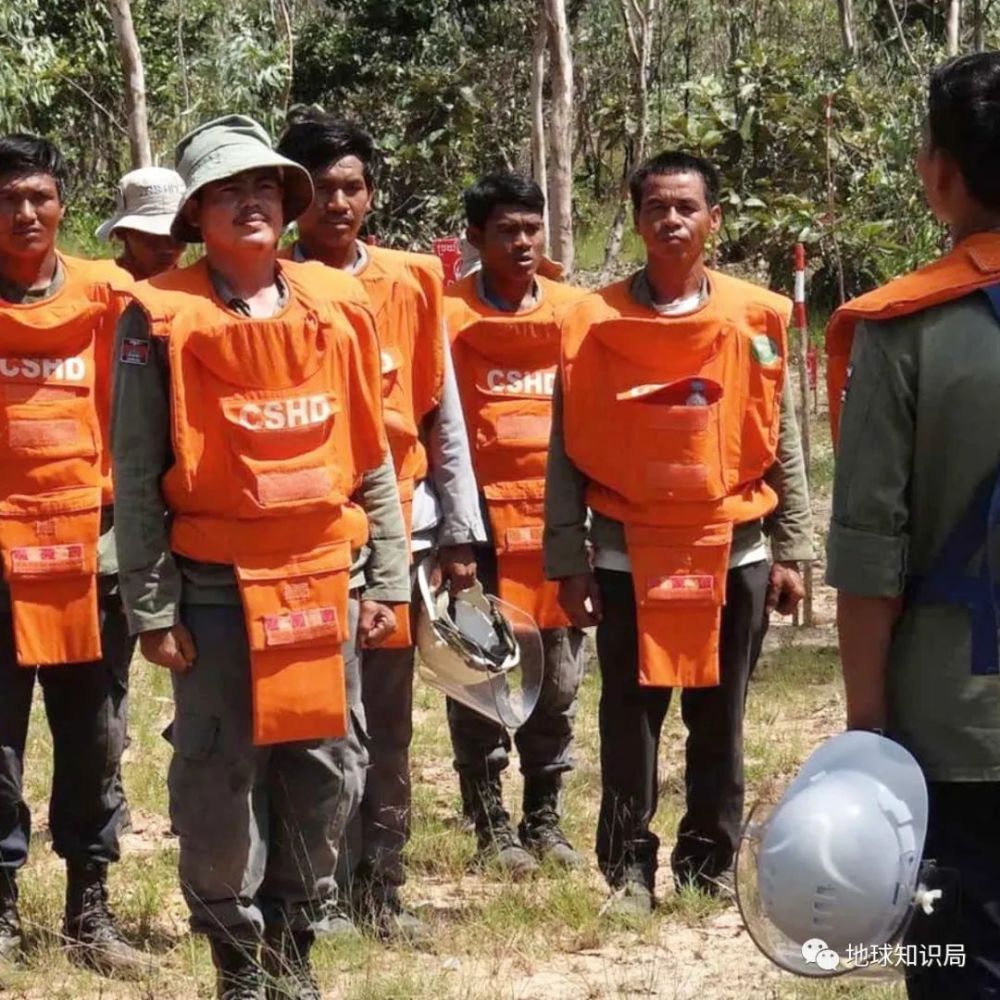 地雷|柬埔寨，一个踩在地雷上的国家