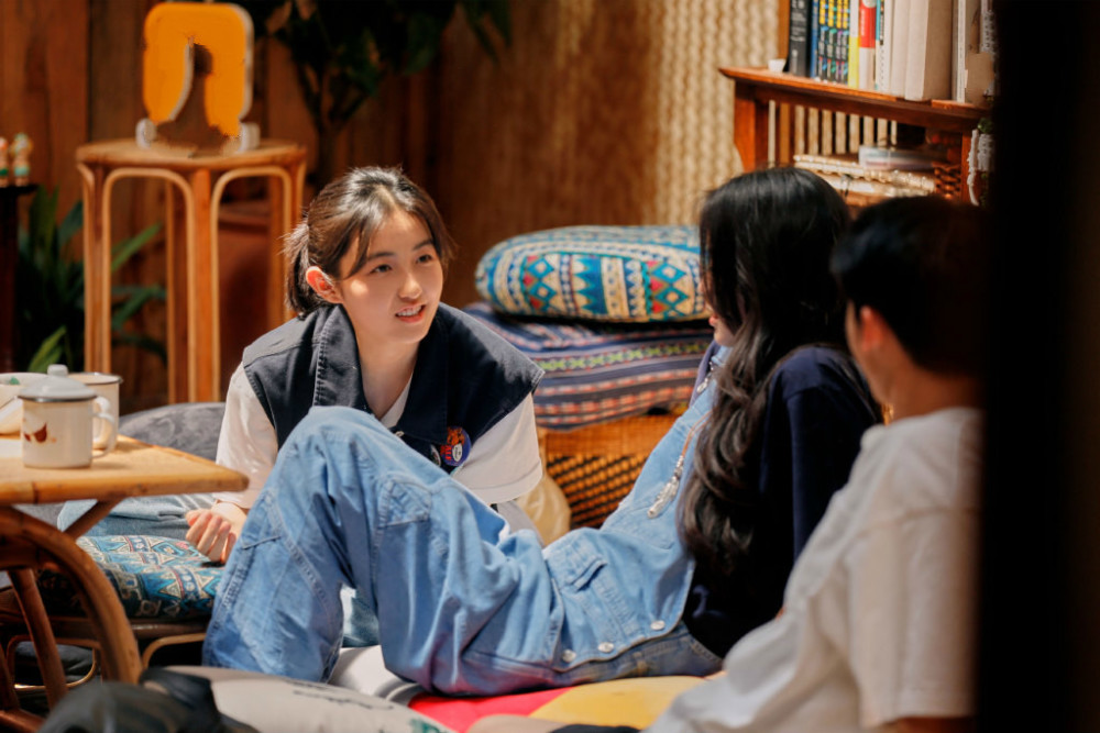向往的生活|《向往的生活》再次录到半夜，欧阳娜娜中途睡觉，无缘由痛哭不止