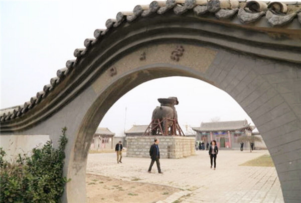 沧州铁狮子|“铁狮子”重达32吨，屹立千年不倒，却倒在专家自作聪明的保护上