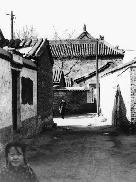 齐白石|齐白石画的一只怪鸟卖了4.2亿，到底是在卖画还是卖人？