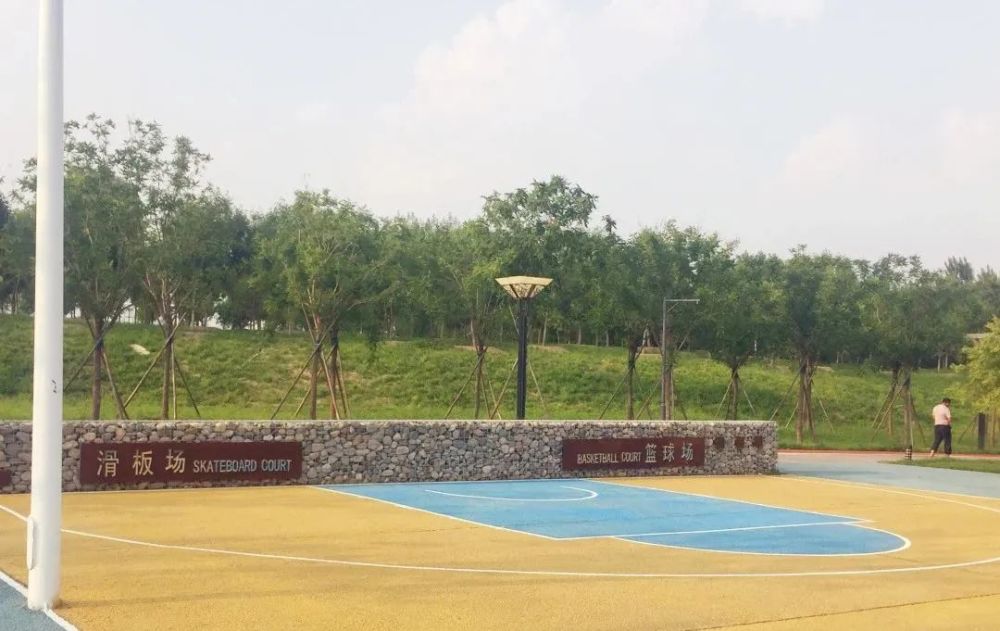 公园|朝阳这里又多一个免费遛娃的宝藏级公园～人少还有很多娱乐设施！