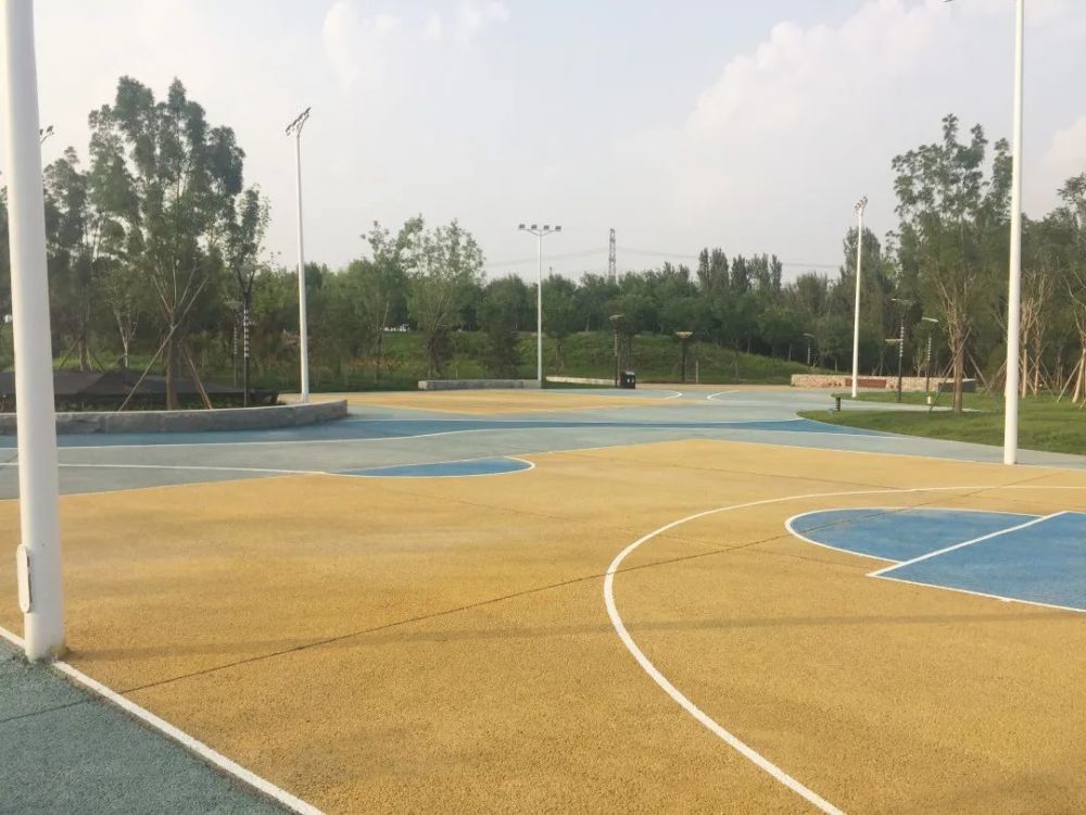 公园|朝阳这里又多一个免费遛娃的宝藏级公园～人少还有很多娱乐设施！