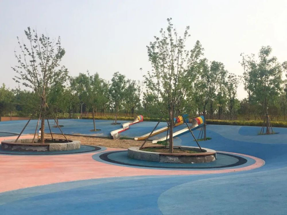 公园|朝阳这里又多一个免费遛娃的宝藏级公园～人少还有很多娱乐设施！