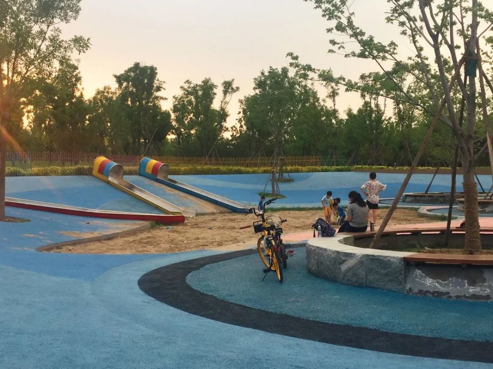 公园|朝阳这里又多一个免费遛娃的宝藏级公园～人少还有很多娱乐设施！