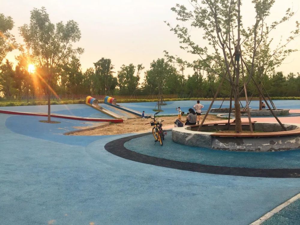 公园|朝阳这里又多一个免费遛娃的宝藏级公园～人少还有很多娱乐设施！