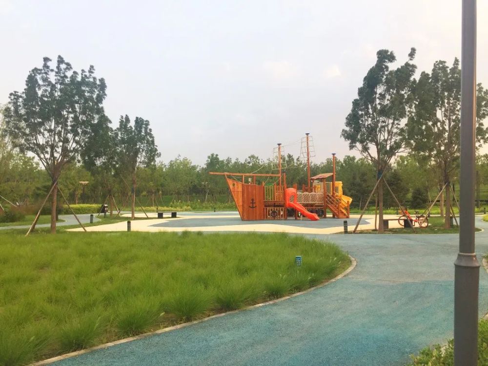 公园|朝阳这里又多一个免费遛娃的宝藏级公园～人少还有很多娱乐设施！