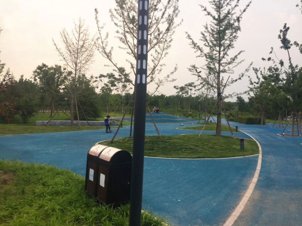 公园|朝阳这里又多一个免费遛娃的宝藏级公园～人少还有很多娱乐设施！