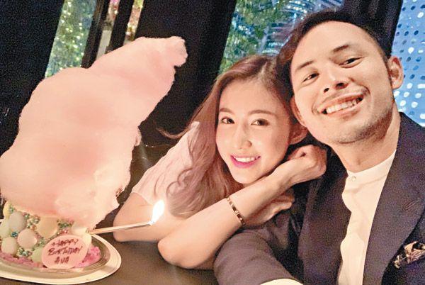 方媛|方媛参加船趴陪闺蜜庆生，束腰吊带裙尽显好身材，完全不像二娃妈妈