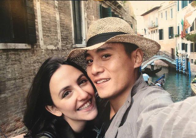 安娜伊思·马田|刘烨妻子安娜近照憔悴，骨瘦如柴大病初愈？身姿依旧绰约