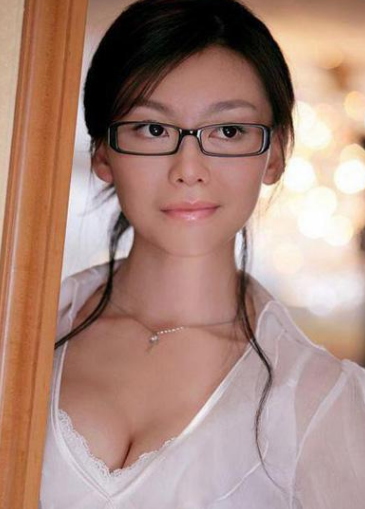 郎朗|她与郎朗相爱4年，却输给了吉娜，如今32岁整容失败近况成迷