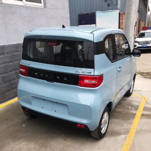 五菱终于造出国民代步神器!2.98万起,纯电功耗与电单车看齐