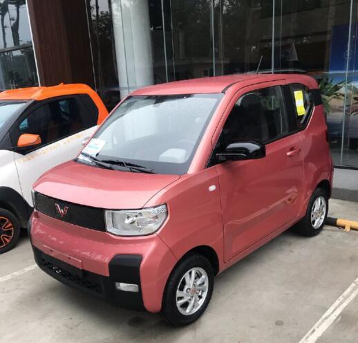 五菱终于造出国民代步神器!2.98万起,纯电功耗与电单车看齐