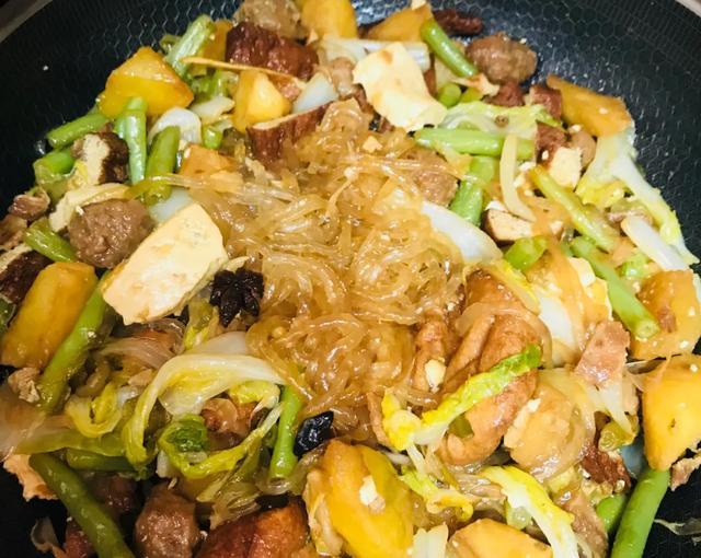 烩菜这样做才叫香,食材简单又营养,一次一锅不够吃