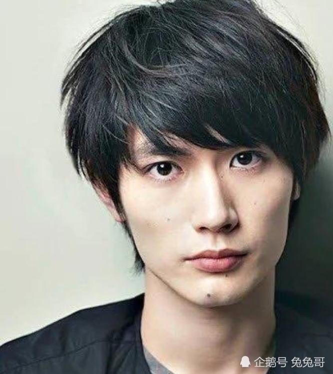 三浦春马|三浦春马上吊自杀，尸体在壁橱中被发现，屋内有疑似遗书