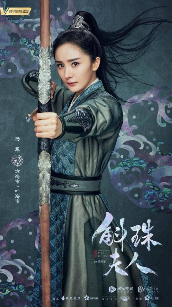 赵丽颖|不断被比较的杨幂和赵丽颖：00后都当影后了，85金花还在“暗战”