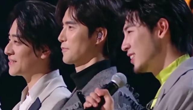 王一博|王一博主持金鹰电视节，是否有资格，答案早在《天天向上》里