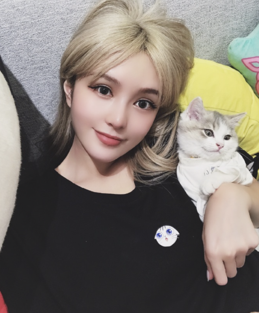 周扬青|周扬青自黑起床脸肿被妈妈说是整容脸：穿衣出门又被说像捡破烂儿