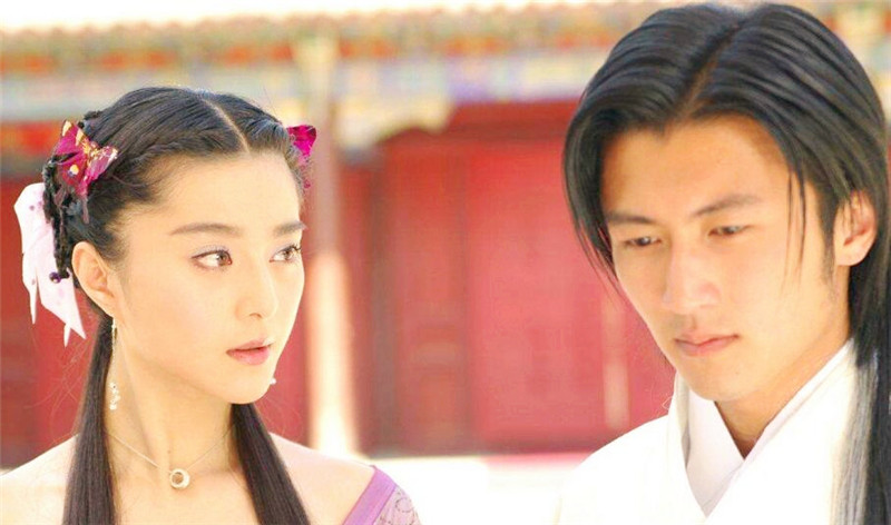 古龙|古龙写了三个很不一般的名字，很难再被自己超越，到底是哪三个？