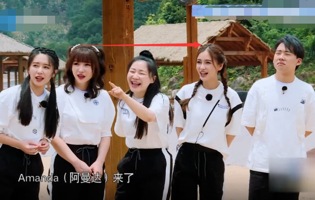 baby168cm,柳岩162cm,两人站一起:到底谁在骗人?