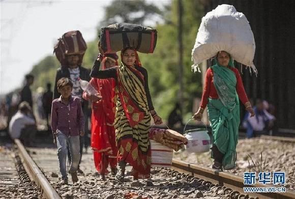 印度_社会|确诊病例逾百万，但印度缘何不“自悲”？