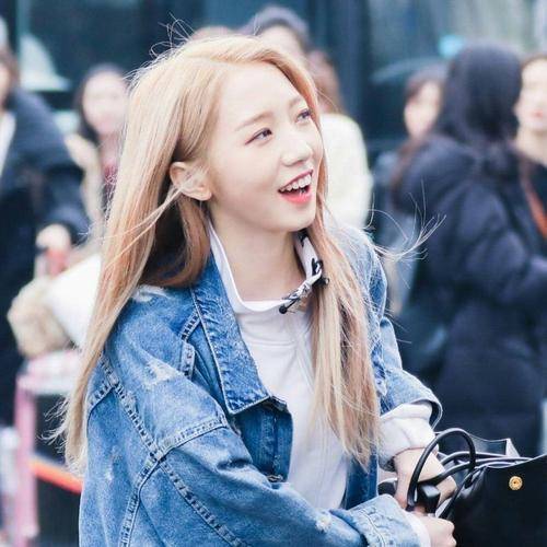 孟美岐|孟美岐粉丝疯狂氪金，为偶像新歌集资，但销售量却远不及肖战