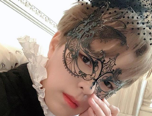 鞠婧祎戴面具宋茜戴面具热巴戴面具看到古力娜扎非常精致