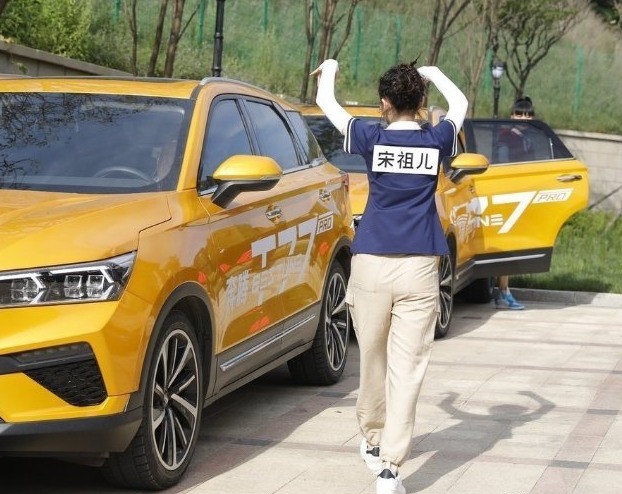 奔跑吧兄弟|下期未播先火！跑男迎来史上唯一一位不怕指压板的嘉宾，全场呆住