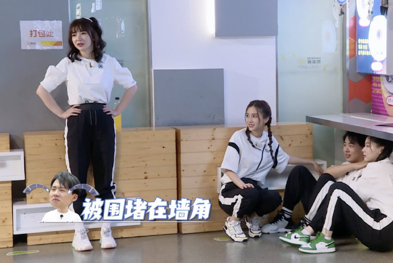 奔跑吧兄弟|下期未播先火！跑男迎来史上唯一一位不怕指压板的嘉宾，全场呆住