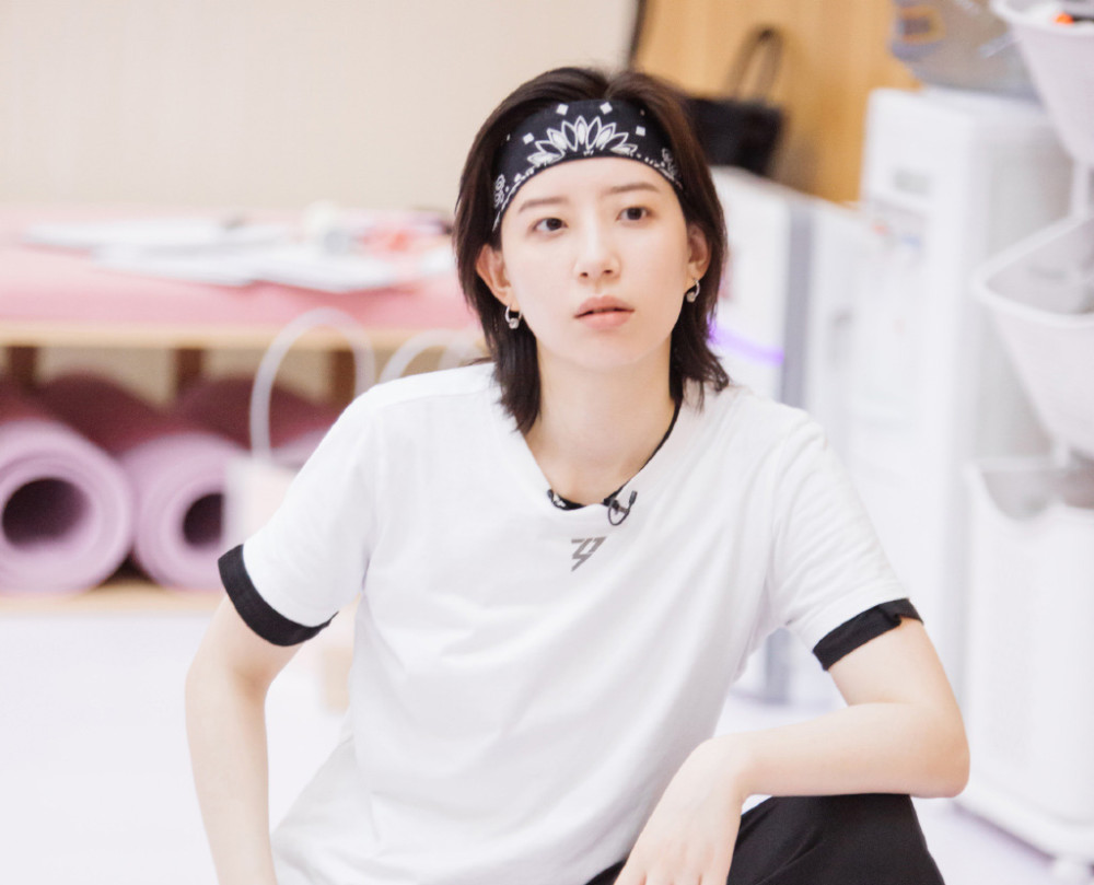 大碗宽面|“大碗宽面”组四人挑战加分赛《无价之姐》，张雨绮把出战机会给张含韵！