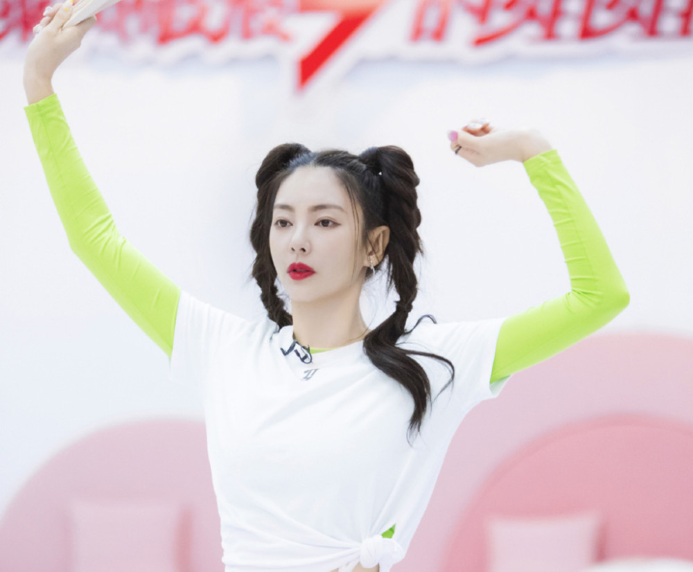 大碗宽面|“大碗宽面”组四人挑战加分赛《无价之姐》，张雨绮把出战机会给张含韵！