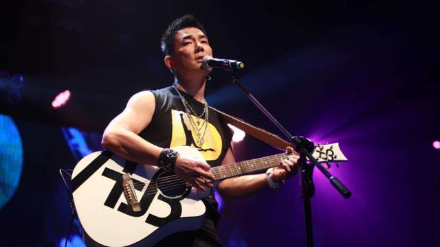 任贤齐|恩人有难出手相助，和妻子恩爱多年没有绯闻，任贤齐真是个好男人