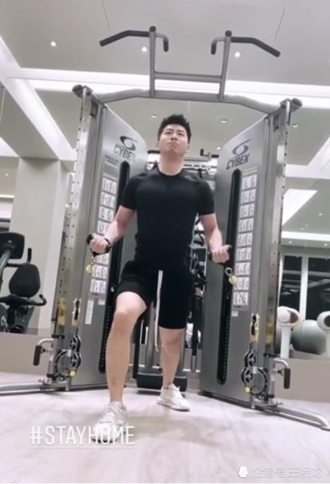 何超莲|没了赌王的压力，何超莲窦骁的恋爱当然怎么甜蜜怎么来！