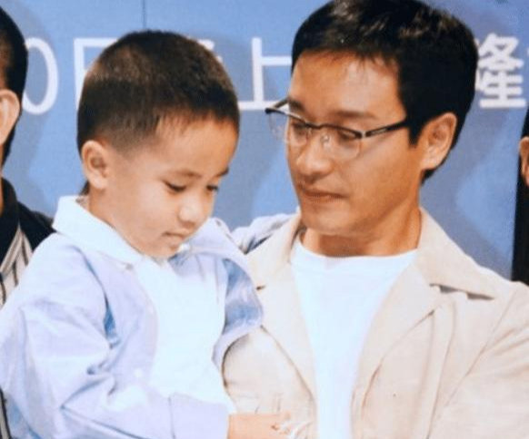 张国荣|张国荣曾1元片酬演电影，惨淡收获233万票房，评分却高达8.6