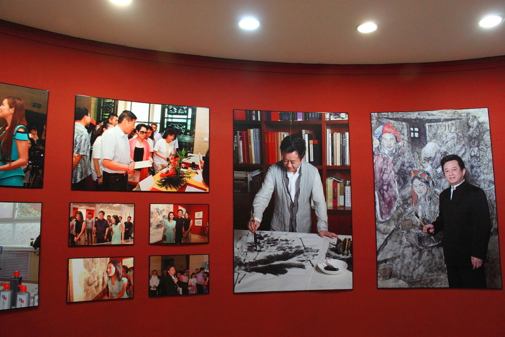 朱军|朱军绘画作品价值130万，师傅范曾题字，算不算强强联手？