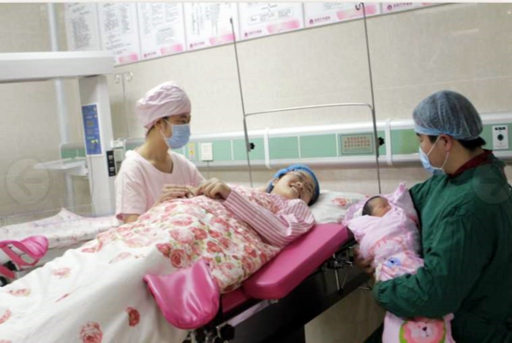 有一种产后疼痛叫按肚子顺产剖腹产都无法避免这究竟有何用