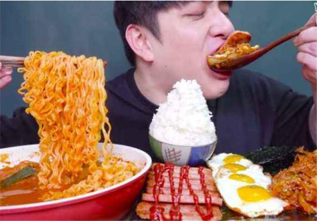 网红吃播到底有多假?龙虾是塑料的,连人都不一定是真的