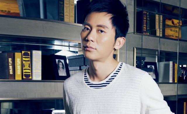 李晨|李晨又被嘲？节目用“最那个的人”描述柳岩，女方高情商反应获赞