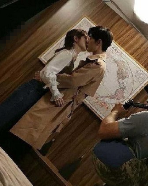 杨紫|肖战杨紫剧照提前公开？亲密戏像“假戏真做”，网友：心动了