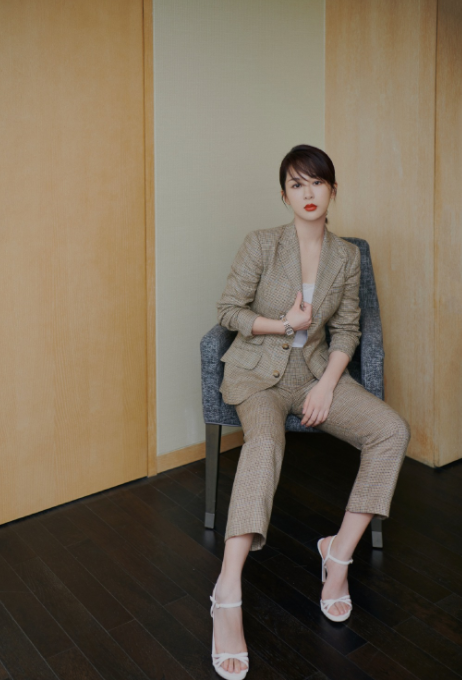 杨紫|肖战杨紫剧照提前公开？亲密戏像“假戏真做”，网友：心动了