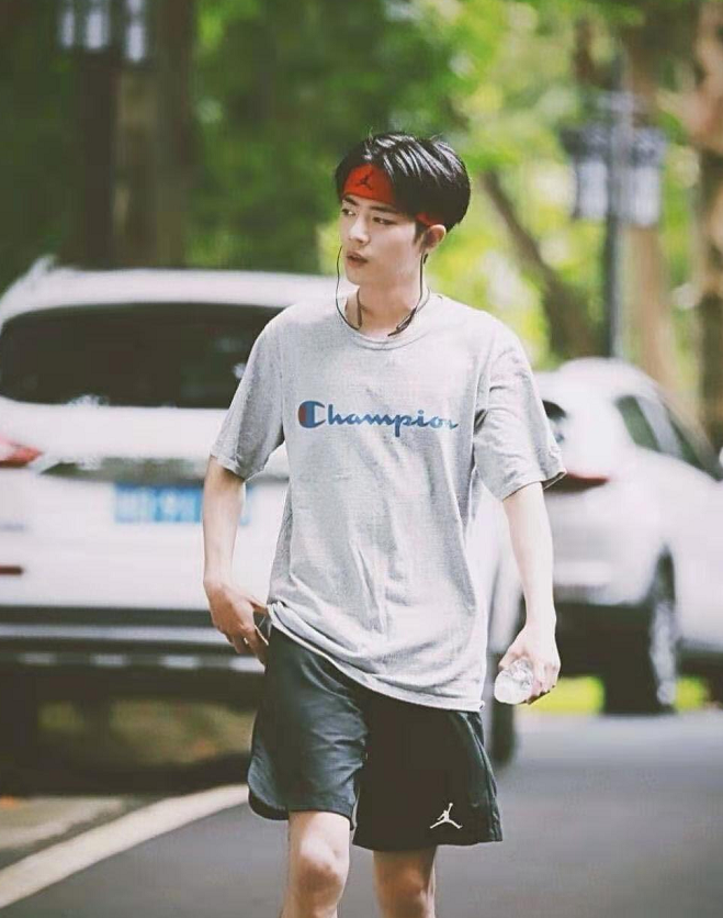 杨紫|肖战杨紫剧照提前公开？亲密戏像“假戏真做”，网友：心动了