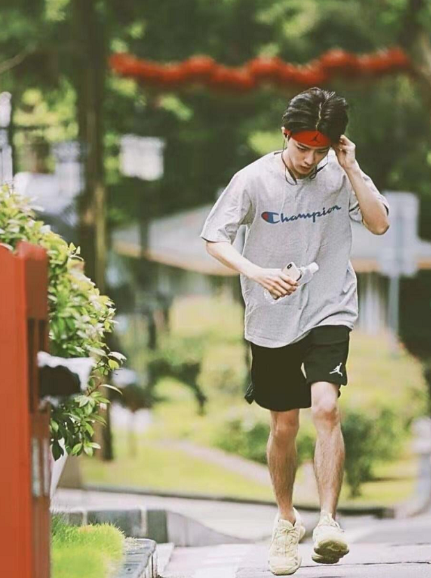 杨紫|肖战杨紫剧照提前公开？亲密戏像“假戏真做”，网友：心动了